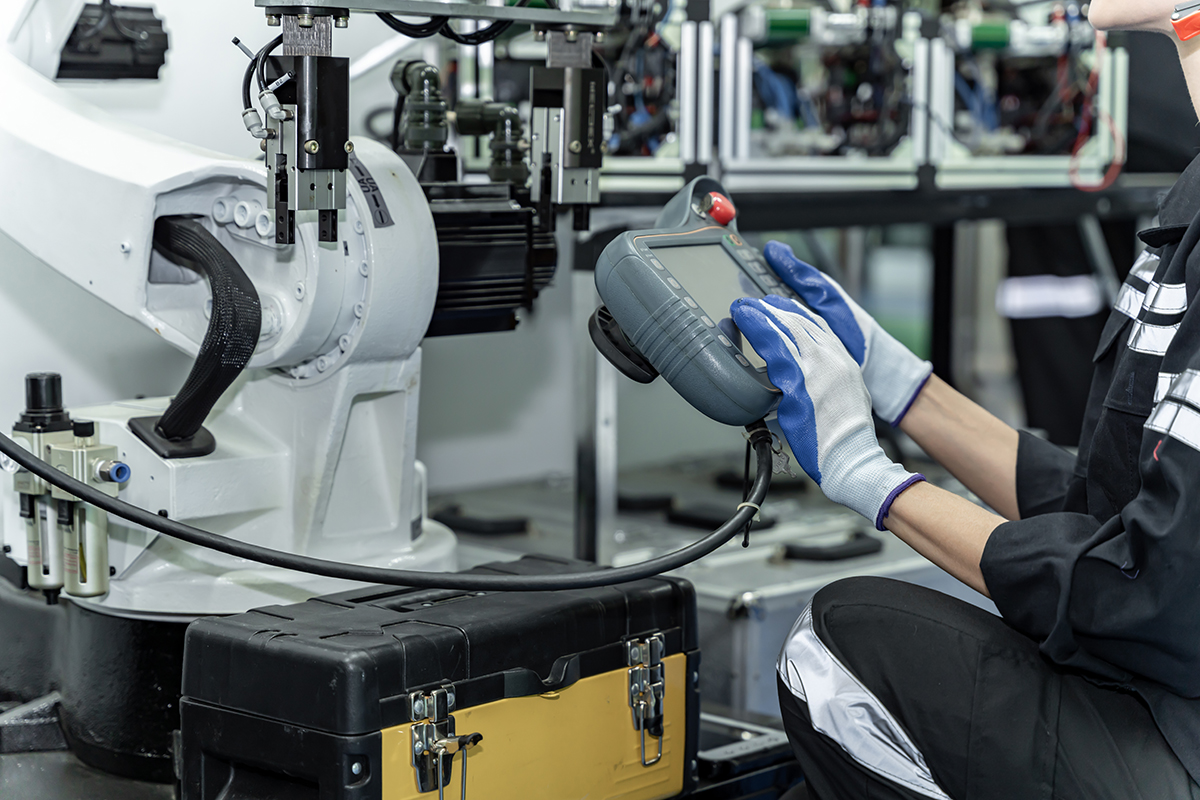 Manufacturing service technician